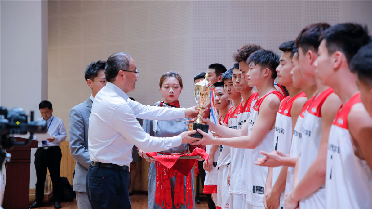 我校榮獲中國大學生籃球三級聯賽（西南賽區）亞軍
